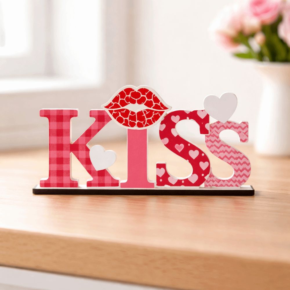 Art And Craft Valentine - Деревянное украшение LOVE KISS: резное вручную